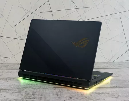 Шумный зверь: обзор мощного игрового ноутбука ASUS ROG Strix SCAR 18 (G835LXG)